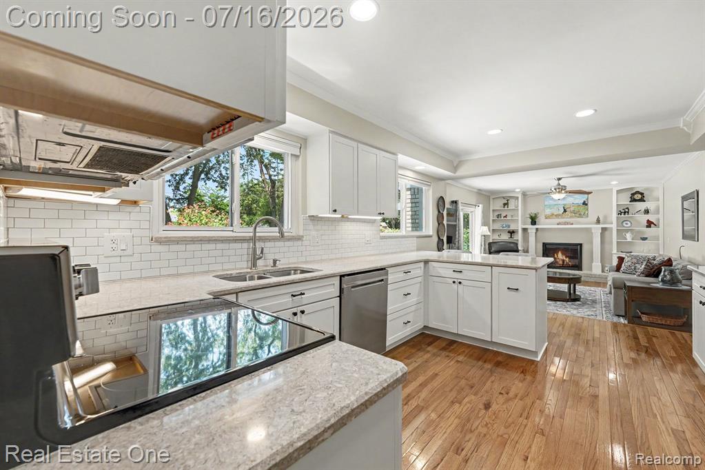 4255 Greensboro Drive, Troy, MI 48085 — Photo 7
