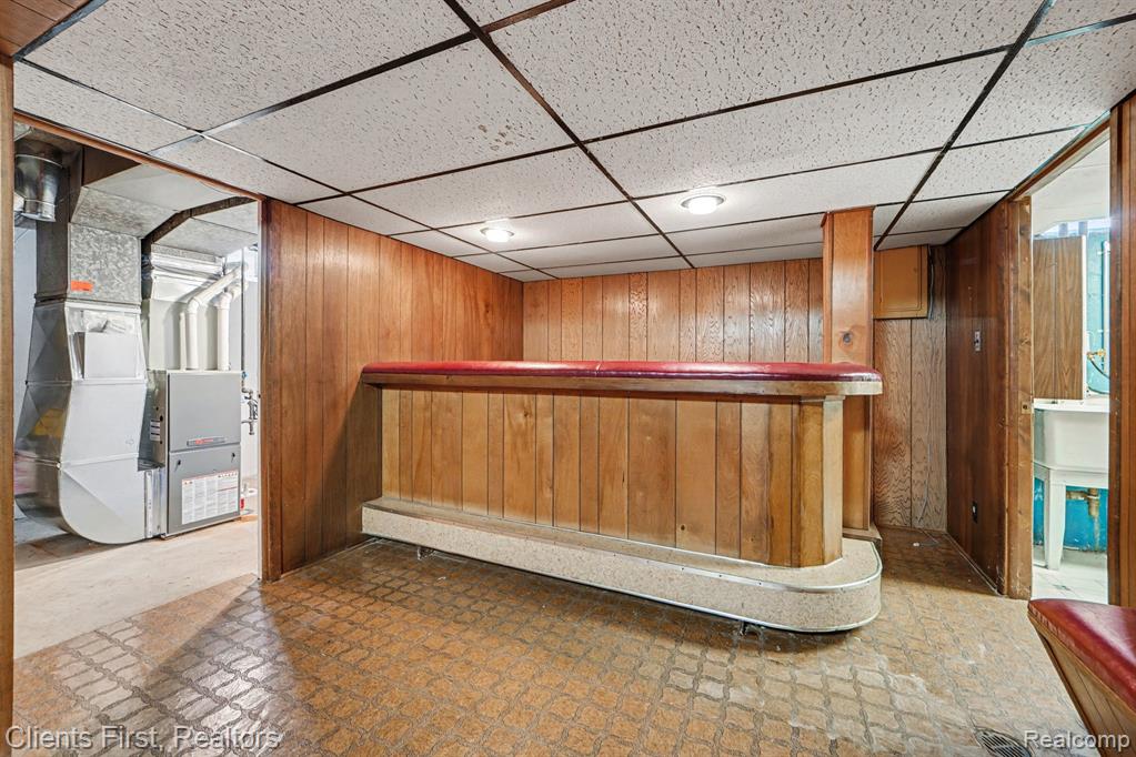 22952 Tuck Road, Farmington, MI 48336 — Photo 17