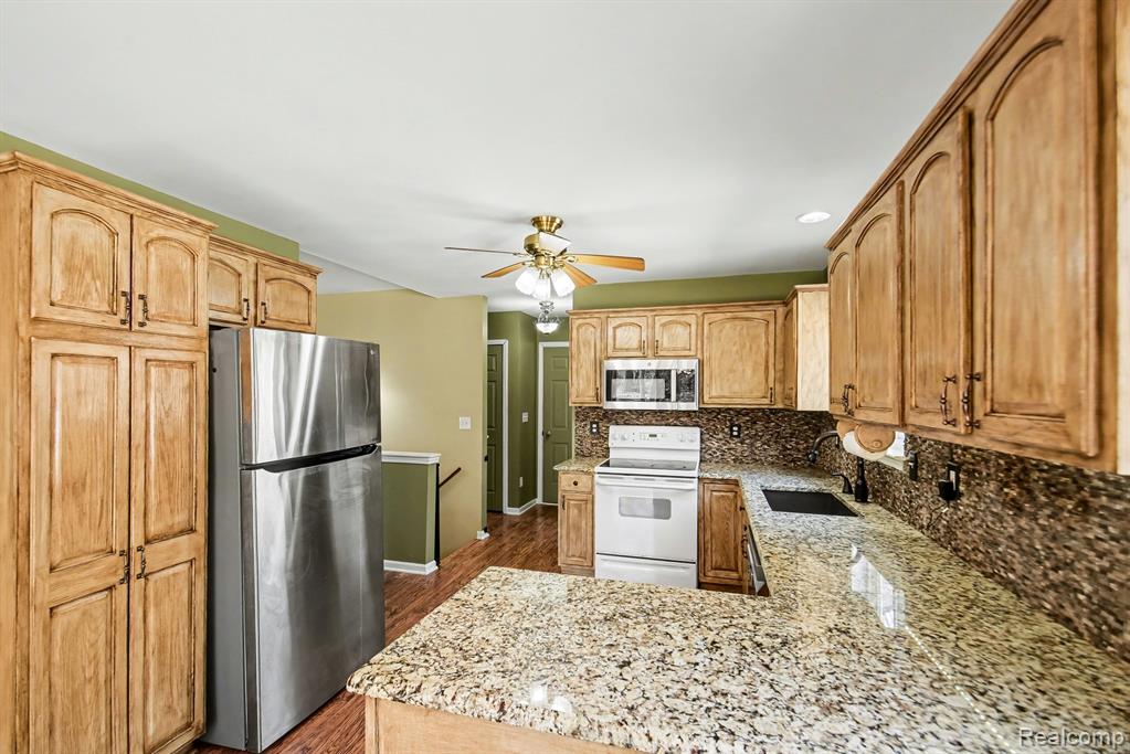 895 Orion Road, Lake Orion, MI 48362 — Photo 4
