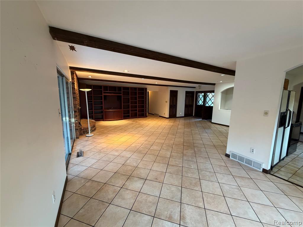 4260 E Newland Drive, West Bloomfield, MI 48323 — Photo 11