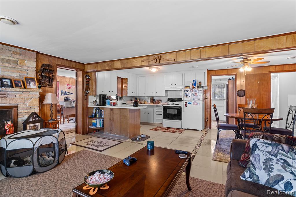 95 N HURON Road, Au Gres, MI 48703 — Photo 18