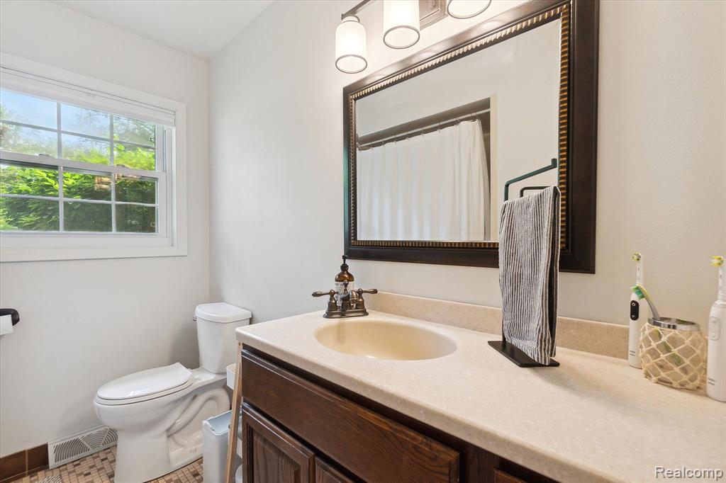 4015 VILLAGE Square, Brighton, MI 48114 — Photo 19