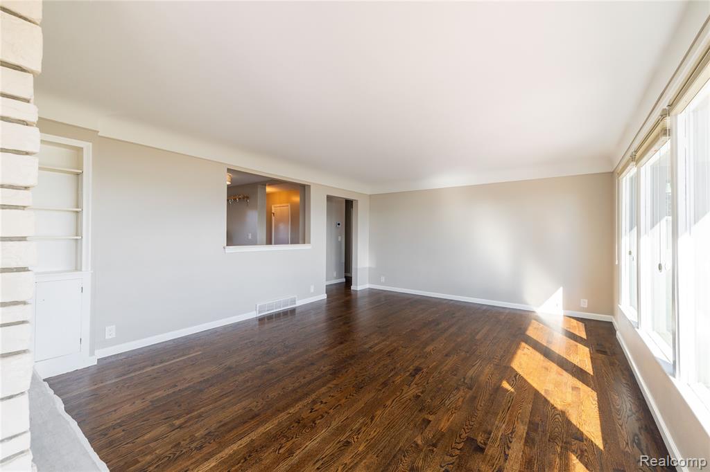 27627 Elba Drive, Grosse Ile, MI 48138 — Photo 18