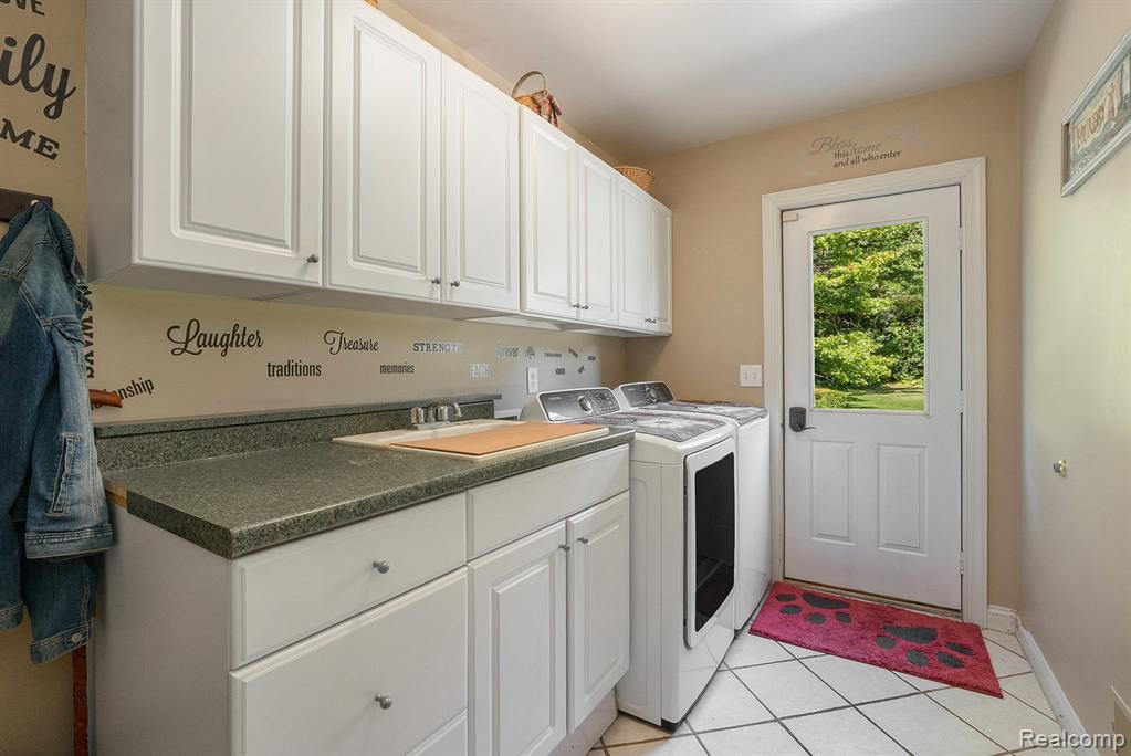 5479 Woodcreek Court, Clarkston, MI 48348 — Photo 33
