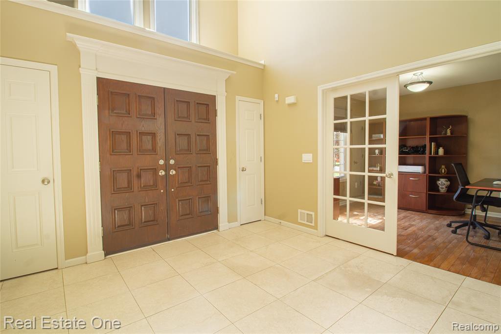 9068 Lebarron Court, Saline, MI 48176 — Photo 6