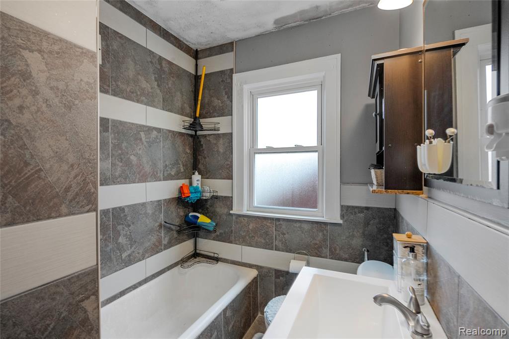 6847 Theisen Street, Dearborn, MI 48126 — Photo 19