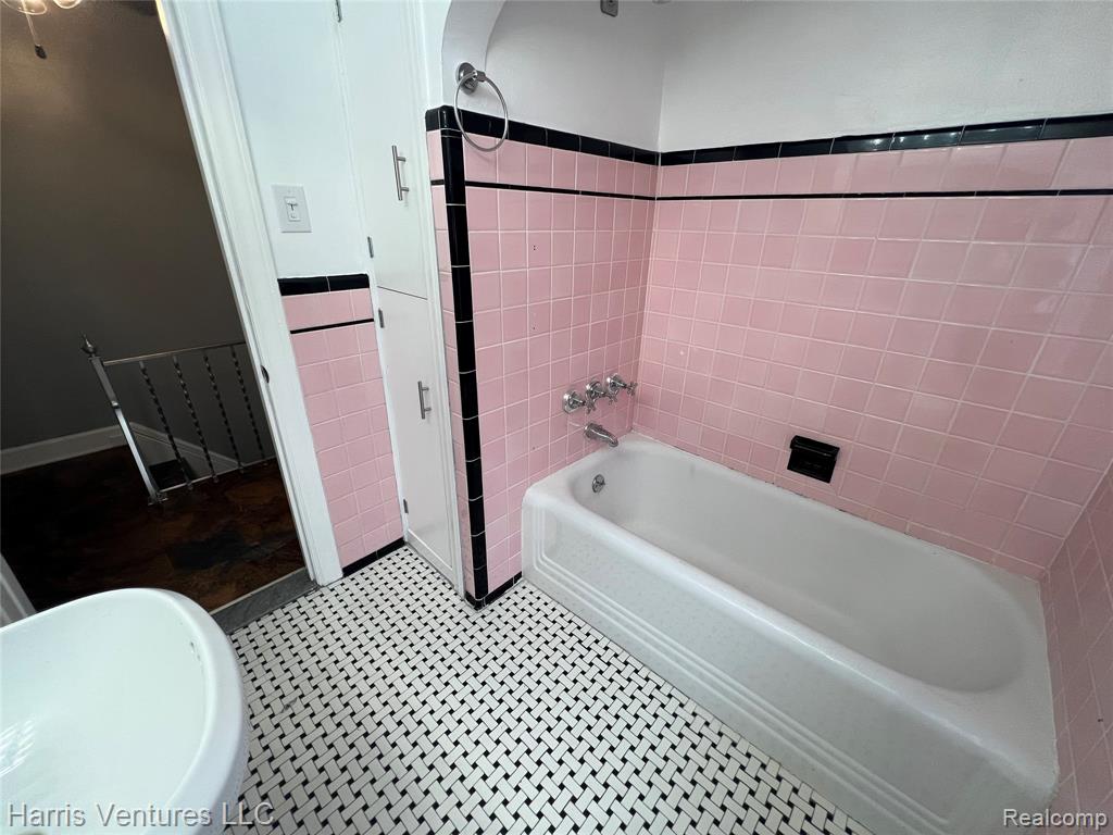 9527 E Outer Drive, Detroit, MI 48213 — Photo 31