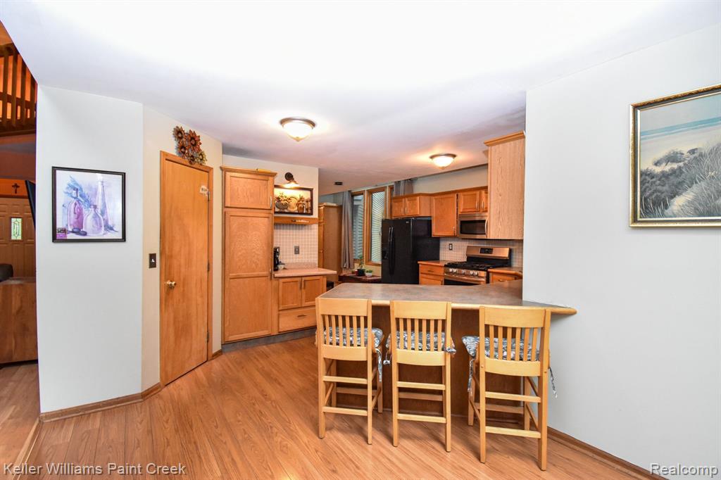 713 KNIBBE Road, Lake Orion, MI 48362 — Photo 12