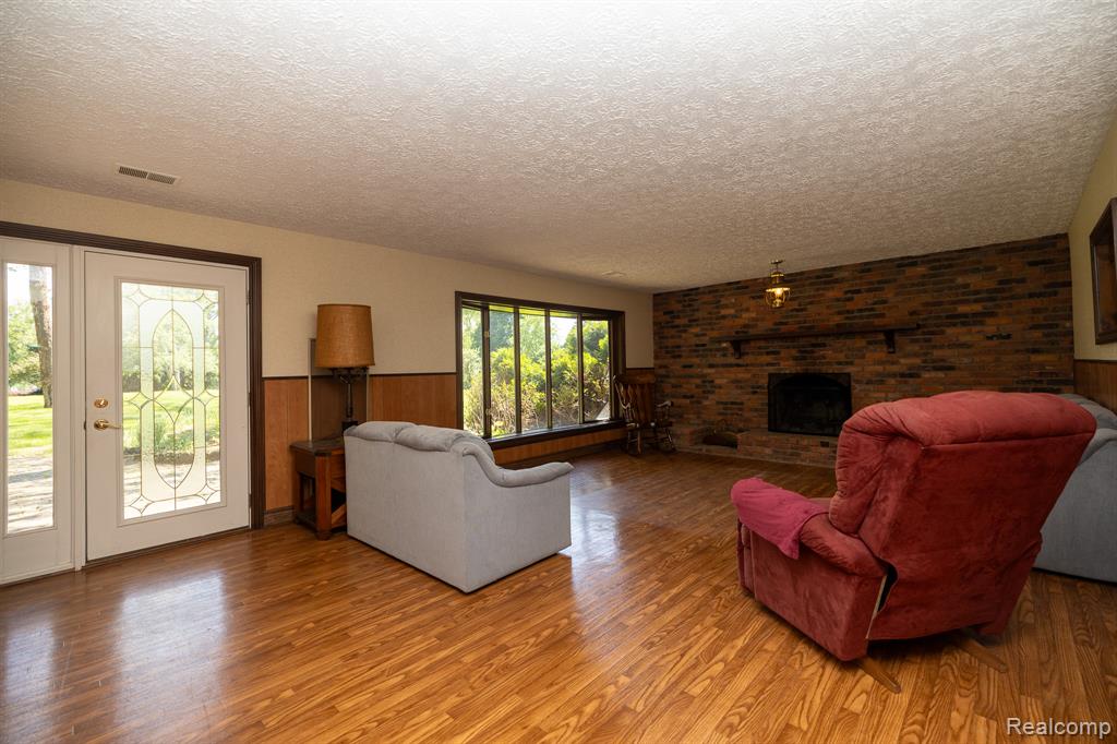 6084 Upper Straits Boulevard, West Bloomfield, MI 48324 — Photo 28