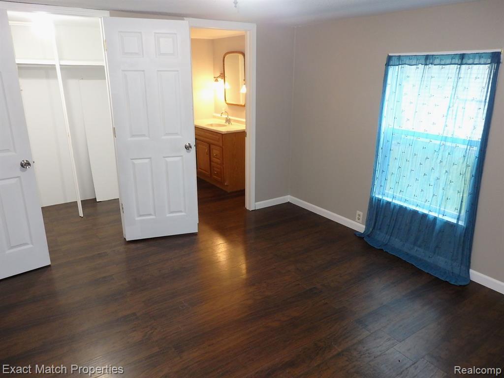 409 LAKEVIEW Street, Holly, MI 48442 — Photo 24
