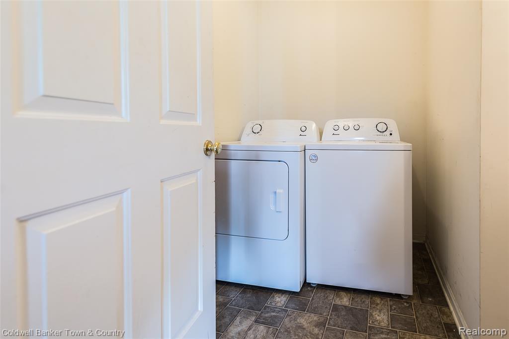 650 Christopher Street, Fowlerville, MI 48836 — Photo 17