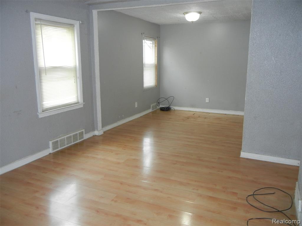 9656 Sioux, Redford, MI 48239 — Photo 2