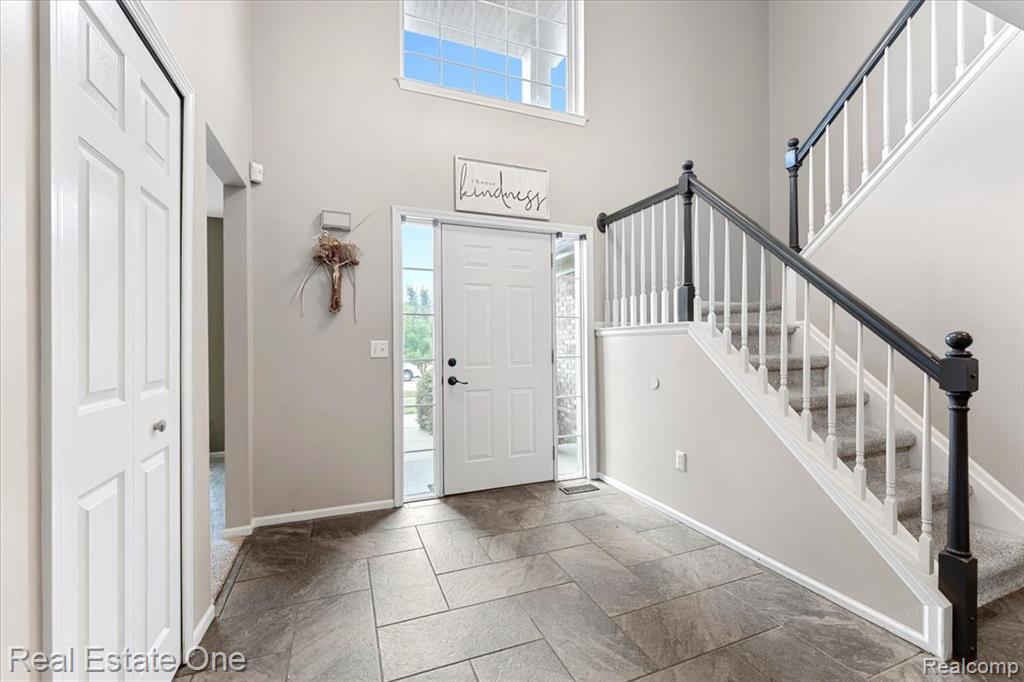 30026 Huron Meadows Drive, Rockwood, MI — Photo 3