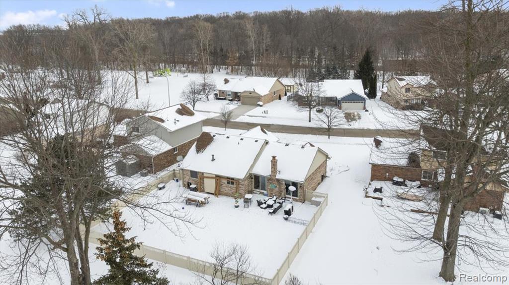 21526 E Chipmunk Trail, Woodhaven, MI 48183 — Photo 31