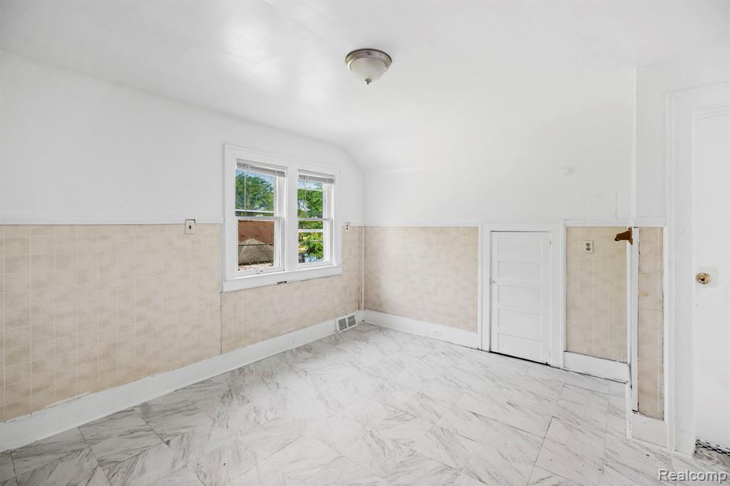 5261 Lakeview Street, Detroit, MI 48213 — Photo 39