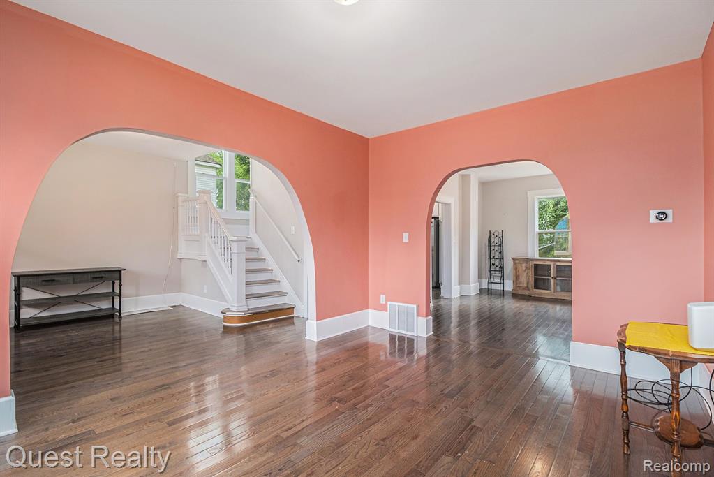 2499 BALDWIN Street, Detroit, MI 48214 — Photo 9
