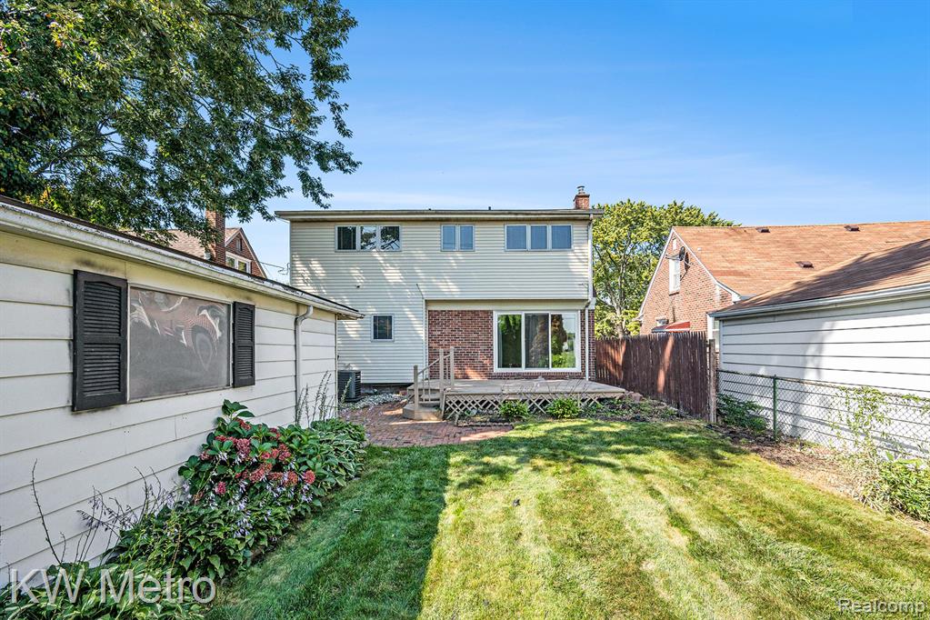 9608 Mercedes, Redford, MI 48239 — Photo 17