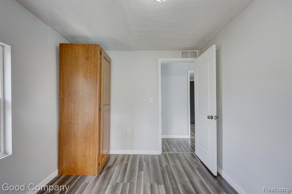 813 S Center Street, Royal Oak, MI 48067 — Photo 24