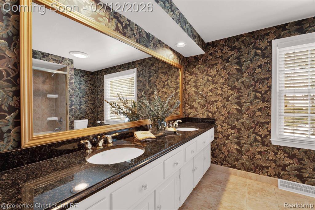 5772 Kingsmill Drive, Bloomfield Hills, MI 48301 — Photo 23