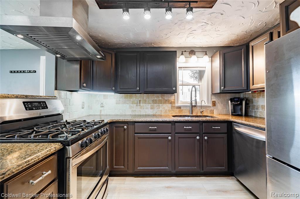4020 Totem Lane, Waterford, MI 48328 — Photo 8