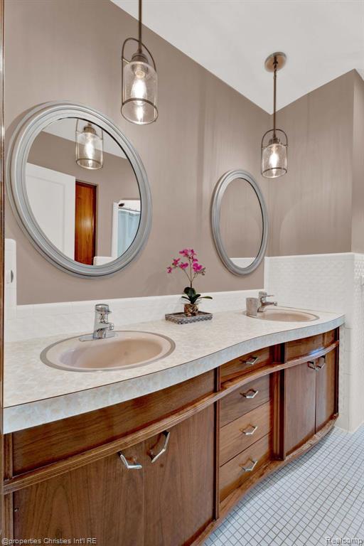 5753 CHERRY CREST Drive, West Bloomfield, MI — Photo 25