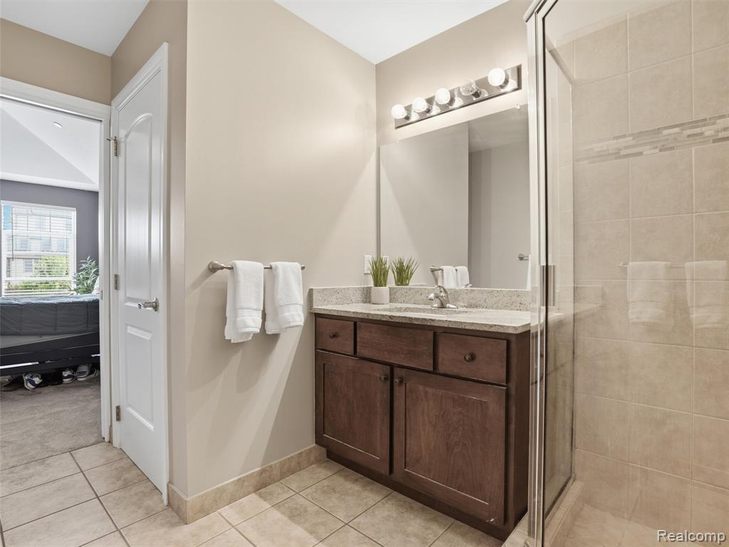 3905 Andover Avenue, Auburn Hills, MI 48326 — Photo 17