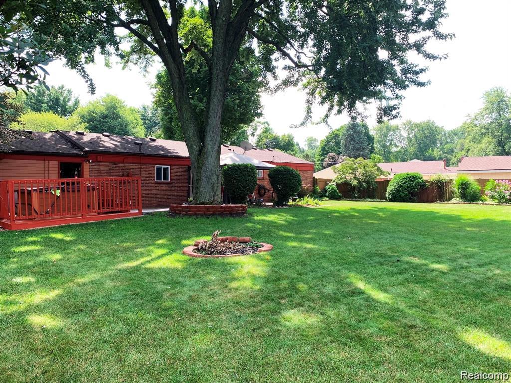 1693 Ashstan Drive, Walled Lake, MI 48390 — Photo 20