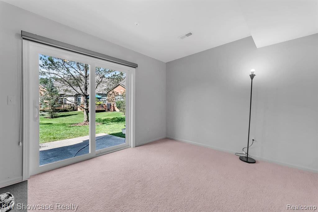 432 CHERRY ORCHARD Road, Canton, MI 48188 — Photo 32