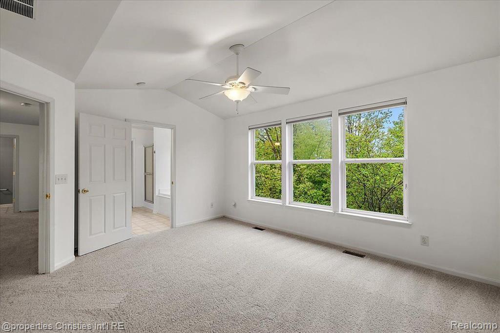 9773 RAVENSHIRE Drive, Ypsilanti, MI 48198 — Photo 33