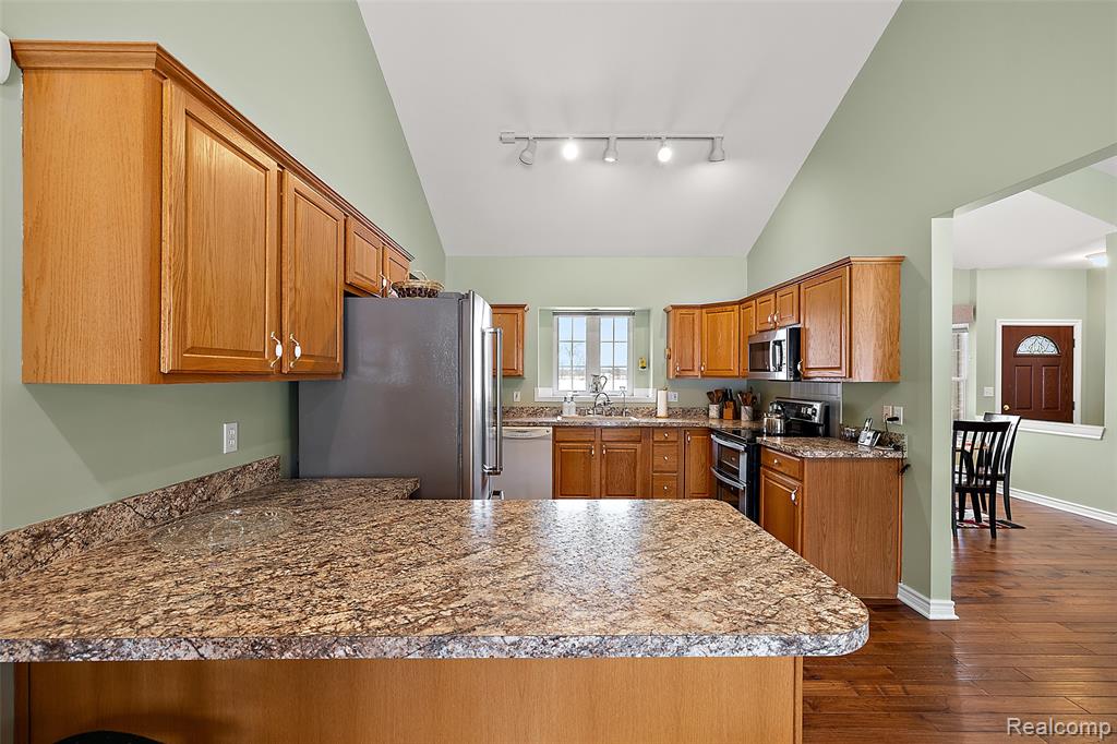 6140 BROOKHAVEN Drive, Imlay City, MI 48444 — Photo 11