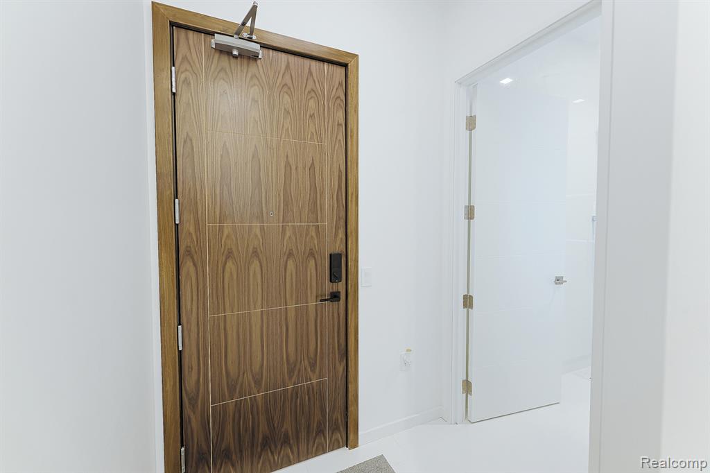 400 S Old Woodward Avenue, Birmingham, MI 48009 — Photo 2