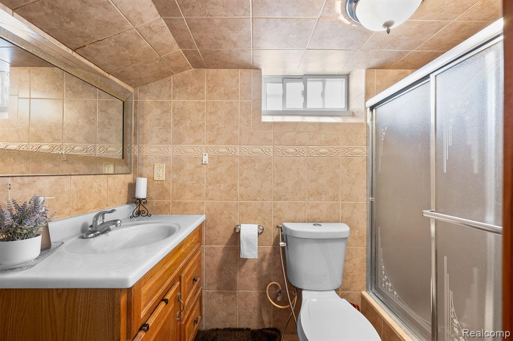 7716 W MORROW Circle, Dearborn, MI 48126 — Photo 41