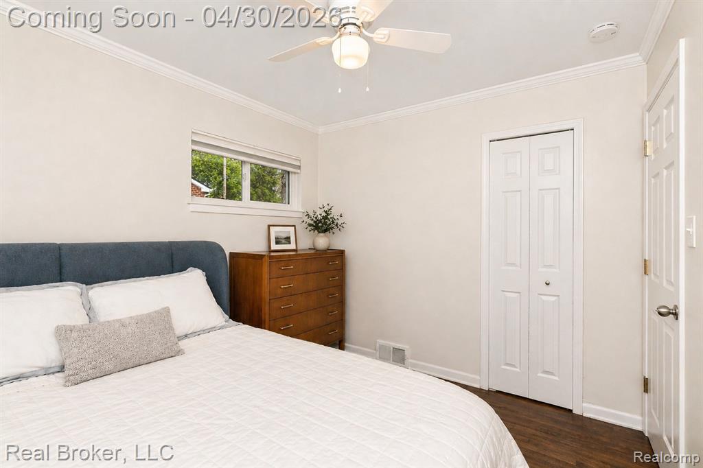 8410 Northfield Boulevard, Oak Park, MI 48237 — Photo 17