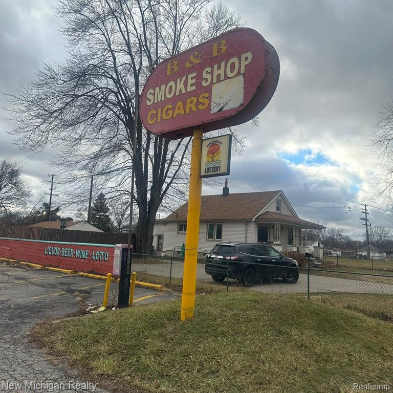 5102 9 Mile Rd, Warren, MI 48091 — Photo 9