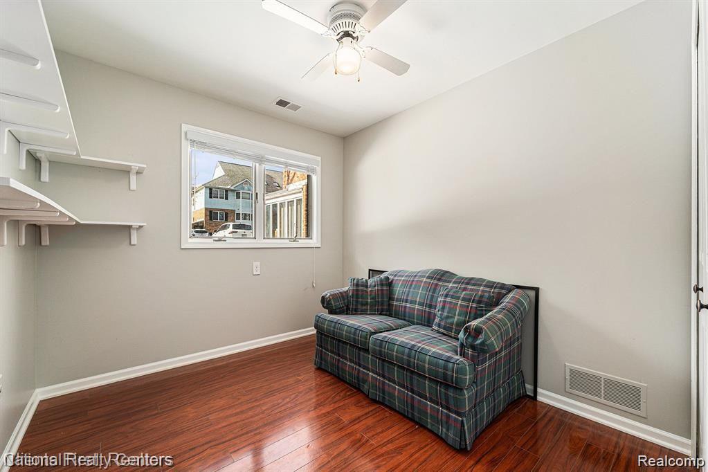 164 PINEWOOD Drive, Plymouth, MI 48170 — Photo 10