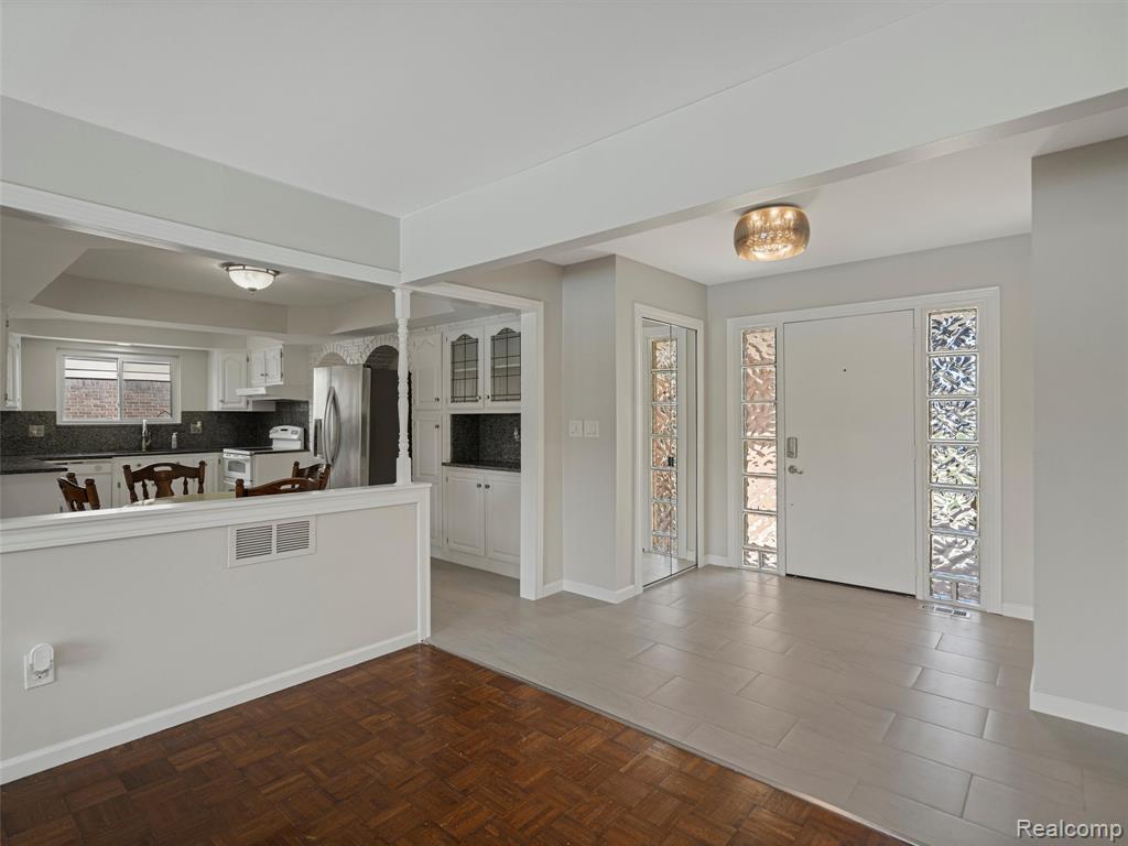 4971 Chadbourne Drive, Sterling Heights, MI 48310 — Photo 26