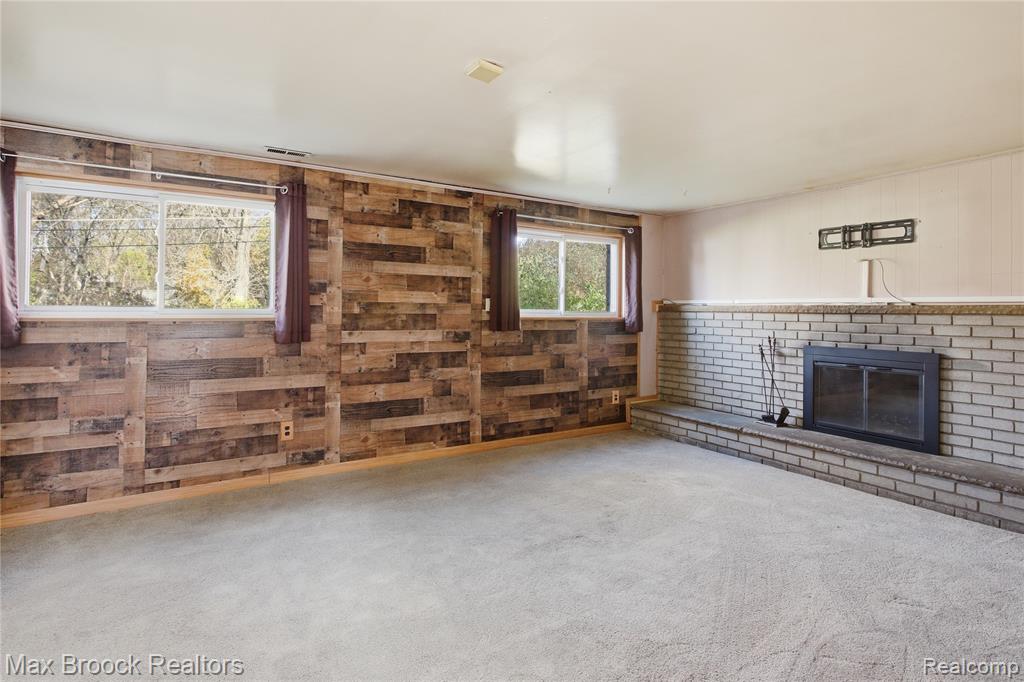 8759 Calvert Drive, Sterling Heights, MI 48312 — Photo 18
