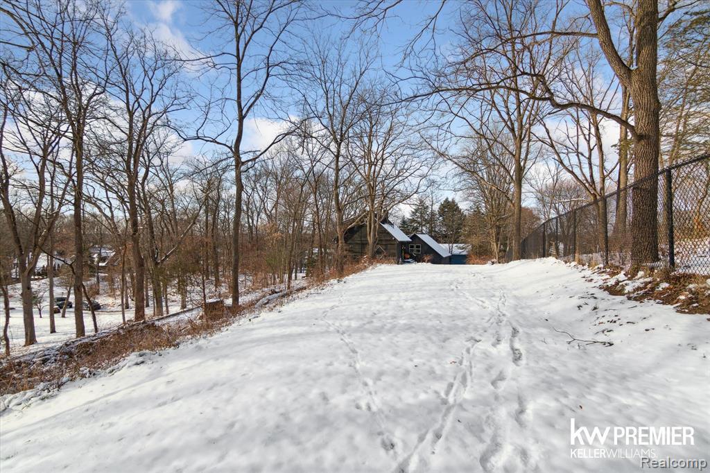 897 Annie Lang Drive, Milford, MI 48381 — Photo 49