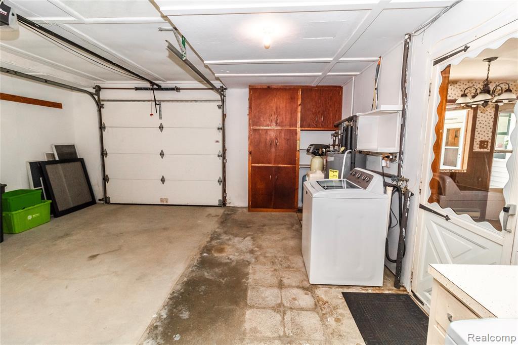 9197 Henderson Road, Otisville, MI 48463 — Photo 31