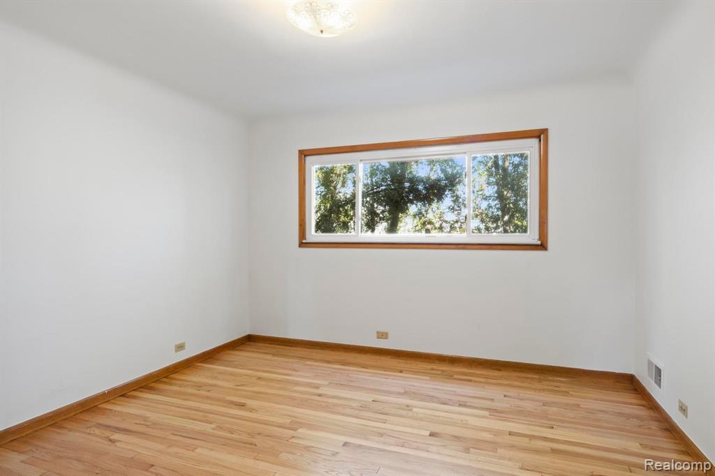 7110 NORMILE Street, Dearborn, MI 48126 — Photo 20