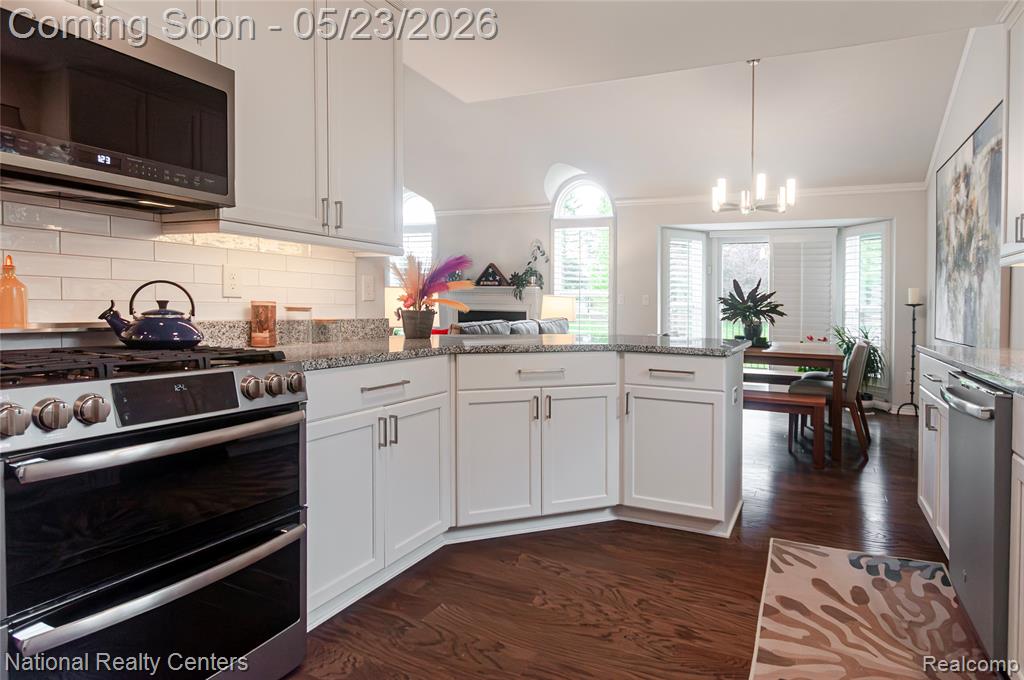 21826 Hanover Drive, Macomb, MI 48042 — Photo 14