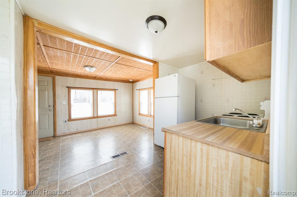 101 Tebeau Court, Auburn Hills, MI 48326 — Photo 7