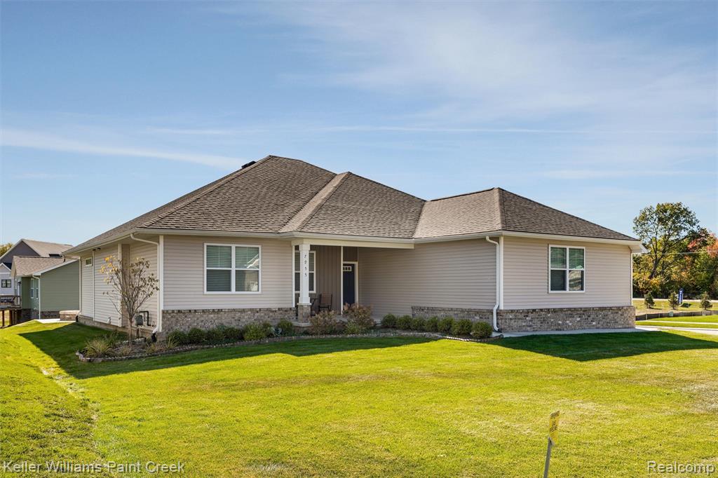 7955 Jordan Drive, Waterford, MI 48327 — Photo 2