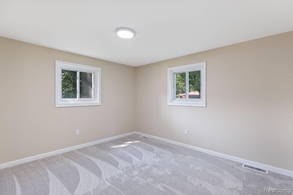 60859 Eyster Road, Rochester, MI 48306 — Photo 14