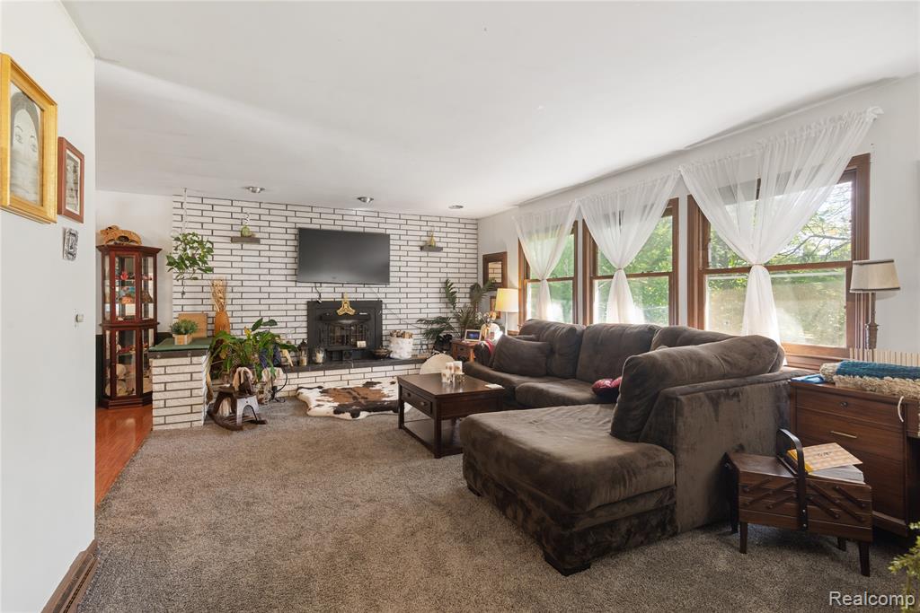 742 Westchester Drive, Caro, MI 48723 — Photo 2