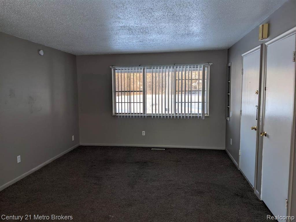 3509 Ridgecliffe Drive, Flint, MI 48532 — Photo 7