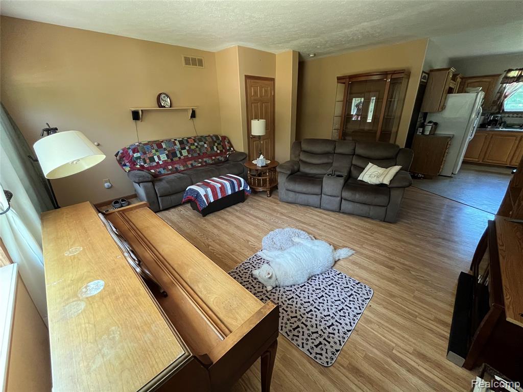 28524 Elwell Road, Belleville, MI 48111 — Photo 35