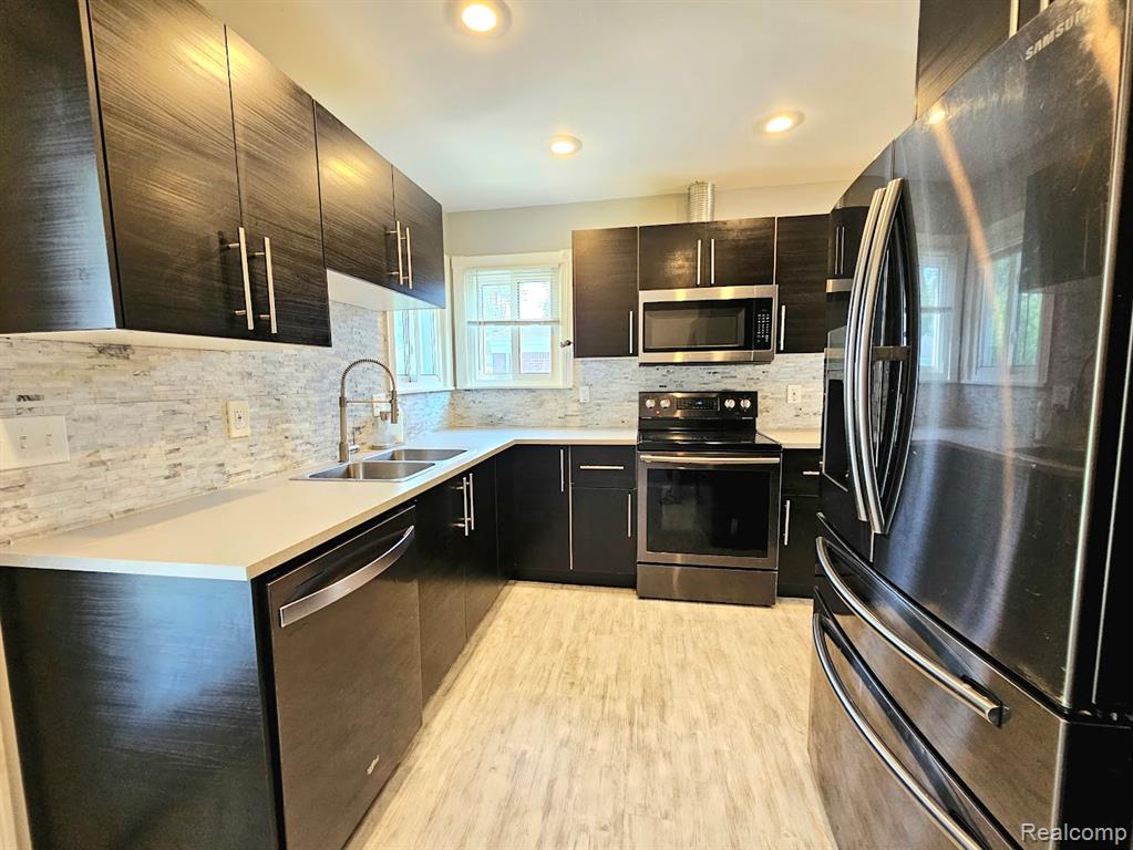 9994 Deering Street, Livonia, MI 48150 — Photo 12