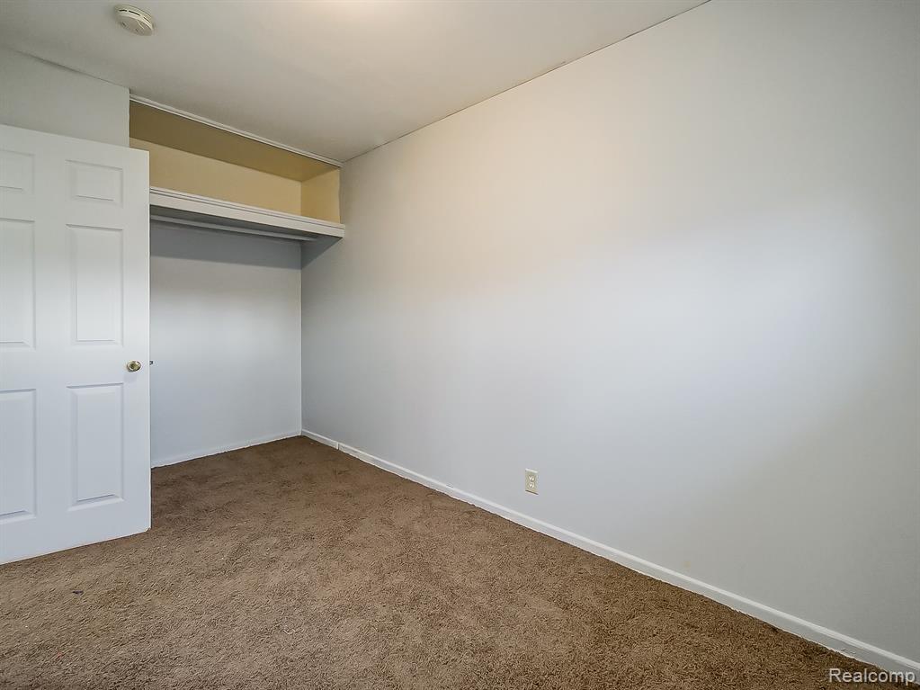 948 E Kalama Avenue, Madison Heights, MI 48071 — Photo 15