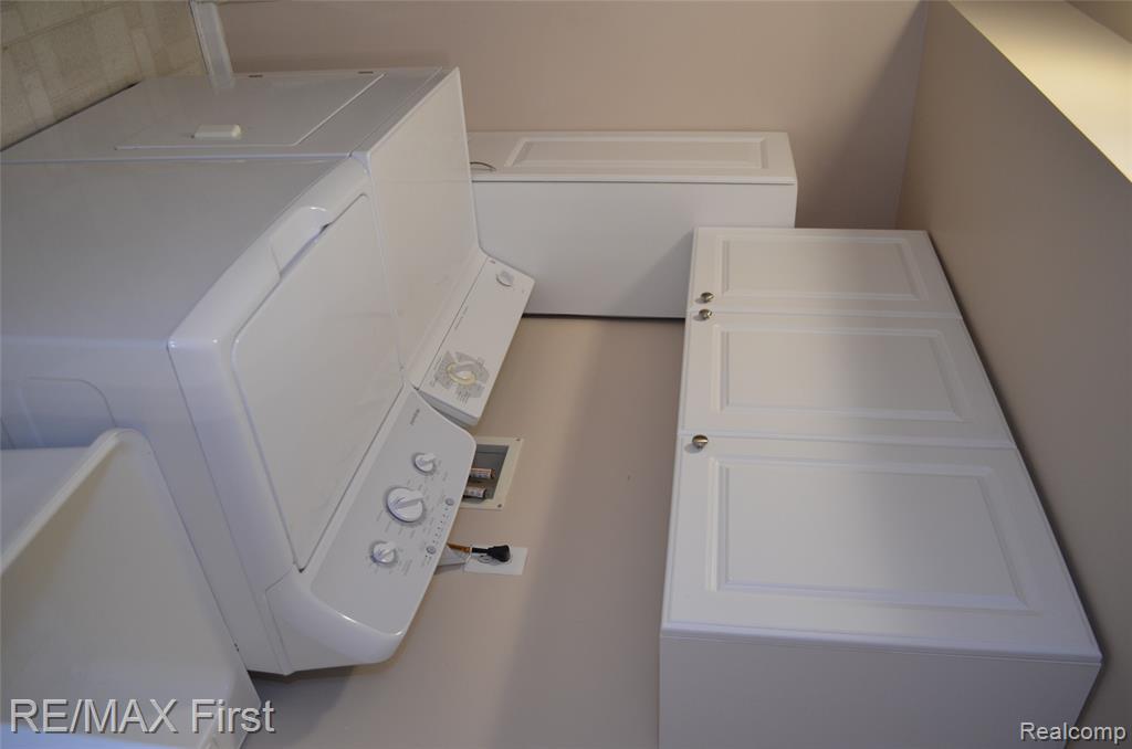4287 Berkshire Drive, Sterling Heights, MI 48314 — Photo 12